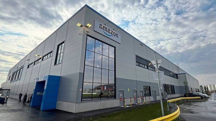 Das flächenmäßig größte Amazon-Verteilzentrum Österreichs in Premstätten