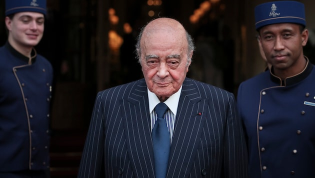 Al Fayed, der ehemalige Harrods-Besitzer, dessen Sohn Dodi 1997 mit Prinzessin Diana ums Leben kam, starb 2023 im Alter von 94 Jahren. Die BBC enthüllte jetzt schlimme Vorwürfe gegen den Ägypter. (Bild: picturedesk.com/Kamil Zihnioglu / AP)