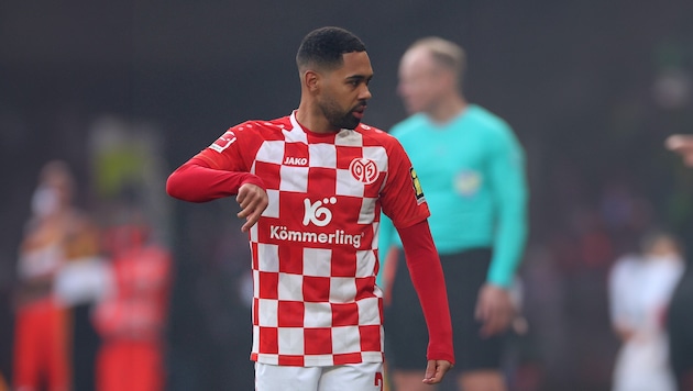 Mainz defender Philipp Mwene (Bild: GEPA/GEPA pictures, Photoshop)