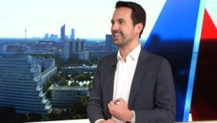 Vizebürgermeister und Bildungssprecher Christoph Wiederkehr im krone.tv Interview (Bild: krone.tv )