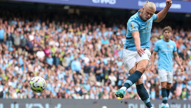 Man City striker Erling Haaland also wants to let it rip against Arsenal. (Bild: AP)