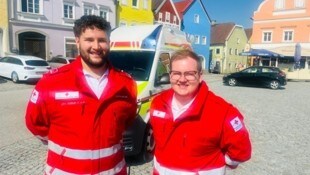 Fabian Blümlinger (links) und Jan Mühlecker stoppten den Geisterfahrer auf der A 8.