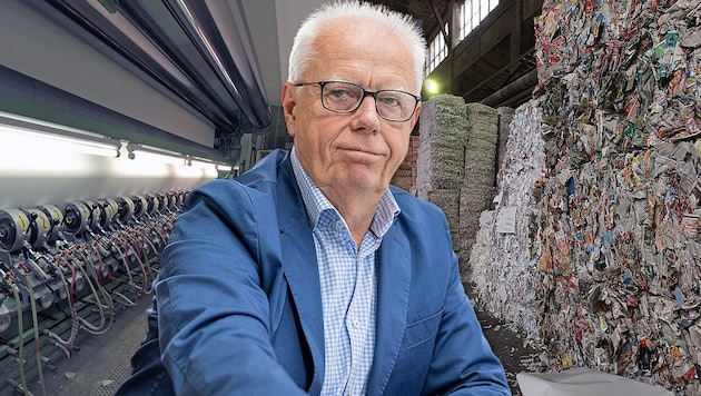 Ernst Brunbauer (69) has held a majority stake in the company, which now employs 200 people, since 2008. (Bild: Krone KREATIV/Lenzing Papier (3))