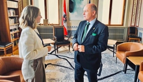 Nationalratspräsident Wolfgang Sobotka spricht mit „Krone“-Redakteurin Clara Milena Steiner über seinen Abschied. (Bild: Petja Mladenova)