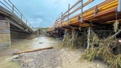 Viele Schäden sind massiv und können nicht „von heute auf morgen“ repariert werden. So wie die Brücke in Böheimkirchen.  (Bild: NÖ Straßendienst)