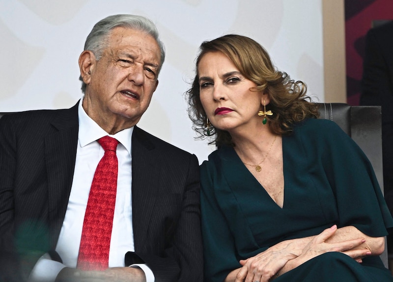 Mexikos Präsidentenpaar Andrés Manuel López Obrador und Beatriz Gutiérrez Müller (Bild: AFP)