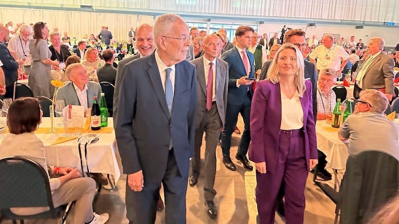 Van der Bellen und Raab als Ehrengäste. (Bild: Christian Schulter)