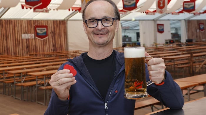 Landlord Sepp Prommegger with the deposit jetons