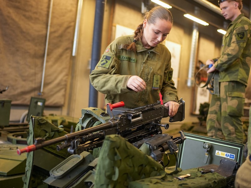 Die Prinzessin trainiert auch mit scharfen Waffen. (Bild: Terje Pedersen / POOL / NTB /The Royal Court)