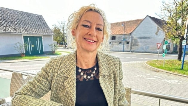 Marie-Theres Kostajnsek, Gastwirtin (50) aus Rudersdorf: „Der Job als Politiker ist anspruchsvoll. Wer ihn ernst nimmt, ist wie ein Manager fast 24 Stunden für die Menschen da.“ (Bild: Christian Schulter)