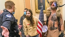 6. Jänner 2021: Aufgehetzte Trumpisten stürmen das Kapitol, um die Wahl rückgängig zu machend.