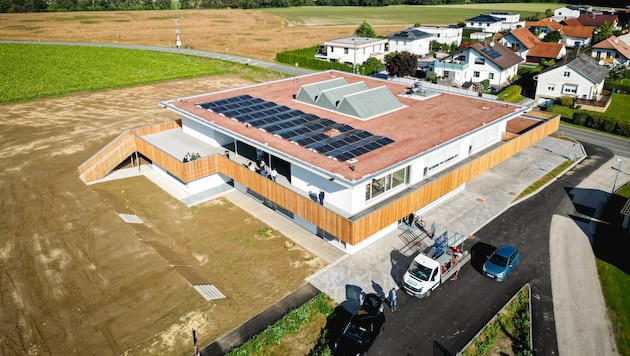 In eineinhalb Jahren wurde die neue Volksschule in Piberbach errichtet. (Bild: Markus Wenzel)