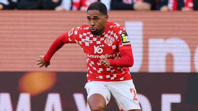 Der österreichische Mainz-Verteidiger Philipp Mwene