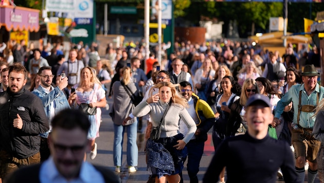 Big run on the Oktoberfest. But the prices this year are not at all tempting ... (Bild: ASSOCIATED PRESS)