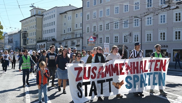 Der Teilnehmertross zog durch die Salzburger Innenstadt. (Bild: Eva Wesely)