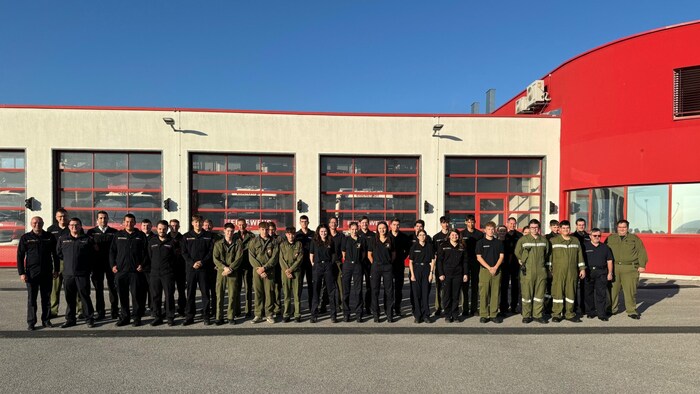 Group photo with all participants.