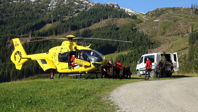 The woman was rescued by "Heli 4". (Bild: ZOOM Tirol)