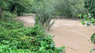 Hochwasser: Trotz großer Regenmassen hielten an der Leitha die Dämme und Überflutungen konnten vermieden werden. (Bild: APA/LANDESFEUERWEHRKOMMANDO BURGENLA / APA / picturedesk.com)
