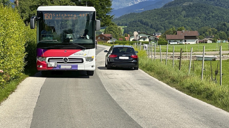 The Alte Bundesstraße is too narrow for the delivery traffic to the planned landfill site, residents criticize. (Bild: Kurt Reitsamer)