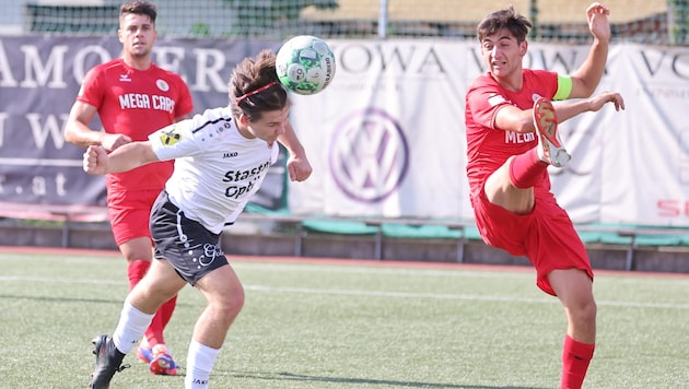 Captain Lorenz Rusch (r.) and the Reds won confidently 4:0 against Lauterach. (Bild: Birbaumer Christof/Birbaumer Christof )