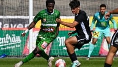 Seydou Diarra (l.) und die Lustenauer konnten sich gegen die jungen Grazer nicht durchsetzen. (Bild: GEPA/GEPA pictures)