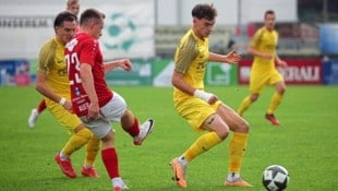 Lukas Poindl (re.) schoss Golling zum Sieg. (Bild: Tröster Andreas/Kronen Zeitung)