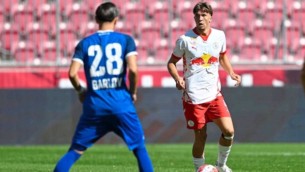 Jannik Schuster (right) held the defense together well for a long time. (Bild: GEPA/GEPA pictures)