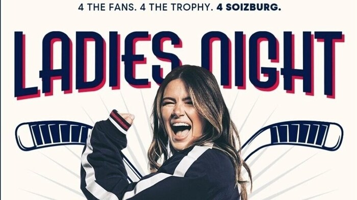 Auch Verena Raffl wirbt dafür, dass heute viele Ladies in die Eisarena kommen.