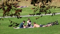 Sommerliche Temperaturen am Sonntag im Grazer Stadtpark. (Bild: Jauschowetz Christian)