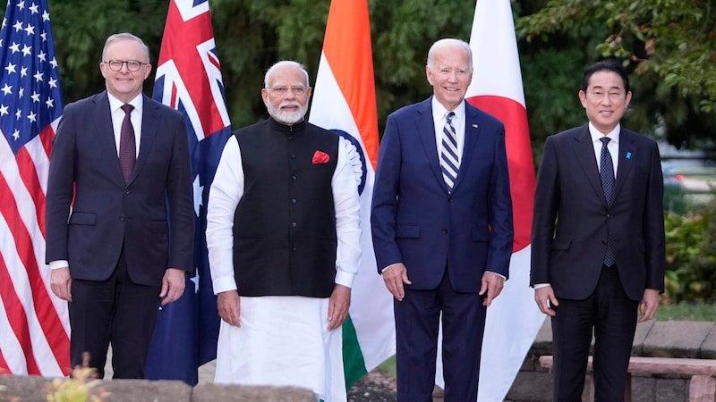 US-Präsident Joe Biden zusammen mit dem australischen Premierminister Anthony Albanese, dem japanischen Premierminister Fumio Kishida und dem indischen Premierminister Narendra Modi auf dem Quad-Gruppenfoto (Bild: ASSOCIATED PRESS)