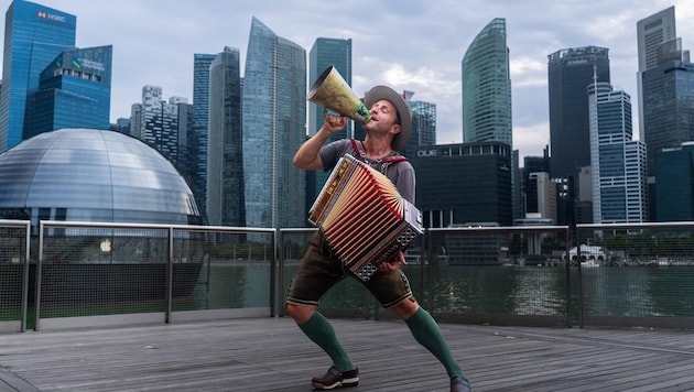 Der Uttendorfer „Jodler Toni“ war auf Geschäftsreise im Stadtstaat Singapur. (Bild: zVg)