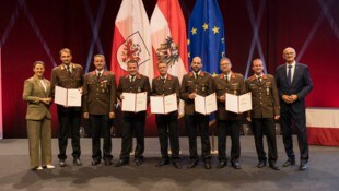 Geehrt wurden unter anderem auch Katastrophenhilfszüge der Feuerwehr.