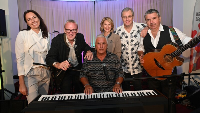 Sylvia Ehrhard, „The Voice Ralph Schader“, Hans Krankl alias Johann K., „Seepark“-Direktorin Tanja Kürbisch, und die beiden Köpfe von Monti Beton, Thomas Schreiber und Toni Matosic (von links)  (Bild: Roland Schopper)