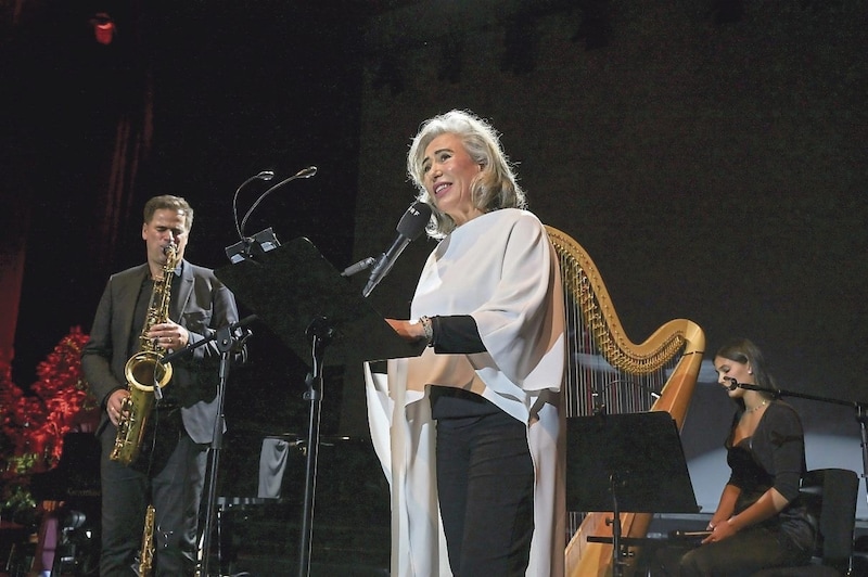 Carinthian musician Edgar Unterkirchner accompanied Brigitte Karner musically. (Bild: Evelyn Hronek/EVELYN HRONEK)