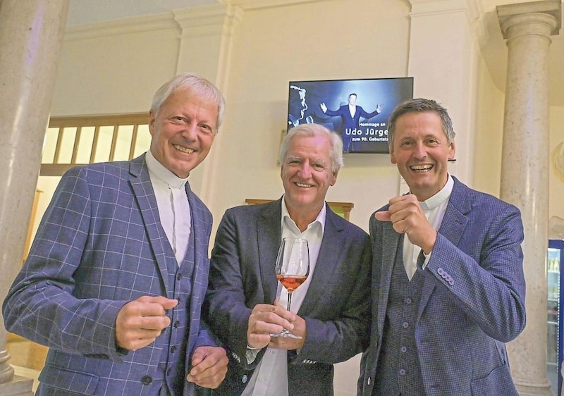 Cathedral priest Peter Allmaier, film producer Klaus Graf and priest Engelbert Guggenberger. (Bild: Evelyn Hronek/EVELYN HRONEK)