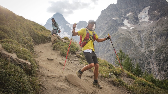Triebel ran 176 kilometers around the Mont Blanc massif.