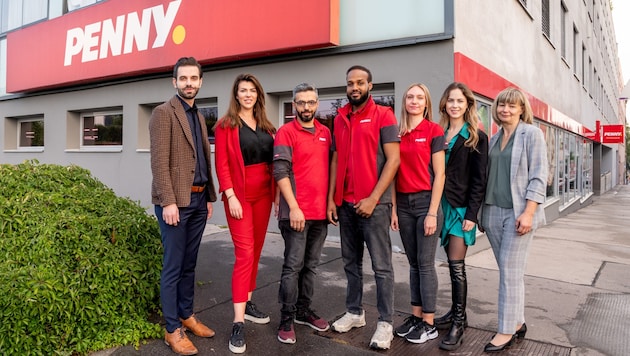 Das Team von Penny Wien freut sich über den wieder eröffneten Markt. (Bild: Robert Harson)