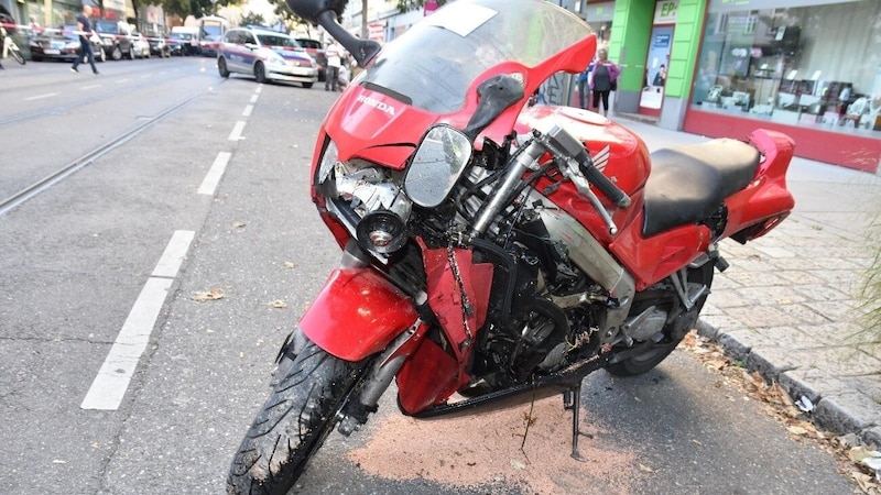 The damaged motorcycle (Bild: LPD Wien)