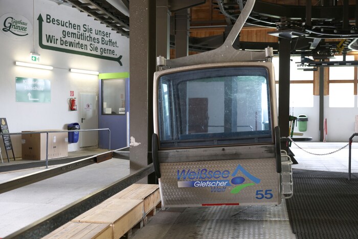 The mountain railroad is running up a huge deficit.