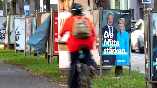 On Monday, the ÖVP presented a new wave of posters for the National Council elections on Sunday. (Bild: AFP)