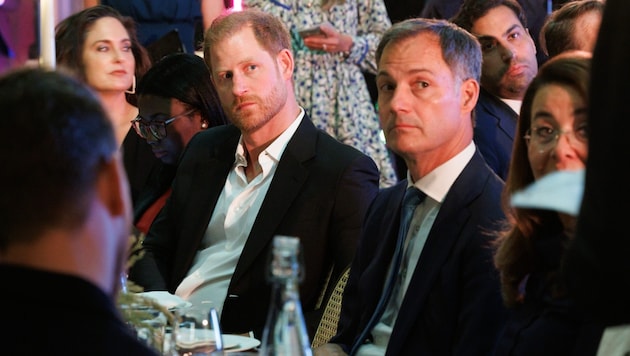 Prinz Harry und der belgische Premierminister Alexander De Croo während eines Abendessens der WHO zum Thema „Gewalt gegen Kinder und ihre Auswirkungen auf die psychische Gesundheit“ in New York City. (Bild: www.viennareport.at/Phoby BENOIT DOPPAGNE/Belga/Sipa US)