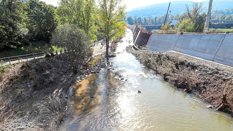 At normal water levels, the Wien River flows through the retention basins. Only the Mauerbach flows through the bypass channel. (Bild: Stadt Wien/Christian Fürthner)