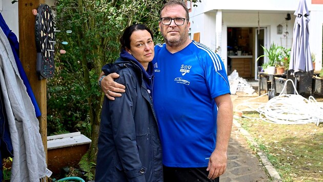 The second call brings a little happiness back to the Nekham family in the flood disaster area in Lower Austria. (Bild: Antal Imre)