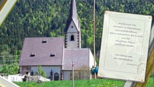 Aus Angst vor Kunstdiebstählen sind immer mehr Kirchen in Kärnten versperrt, wie die Filialkirche in Laas im Gailtal. (Bild: Wallner Hannes)