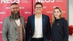 Das steirische Neos-Spitzentrio Robert Reif, Niko Swatek und Bettine Schoeller. (Bild: Pail Sepp)