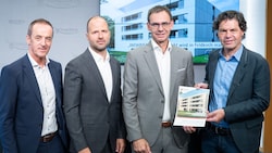 VOGEWOSI Geschäftsführer Hans Peter Lorenz, Wohnbaulandesrat Marco Tittler, Landeshauptmann ...