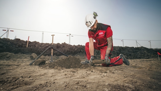 In their work, the munitions experts normally search for war relics in the ground. (Bild: EOD Munitionsbergung)