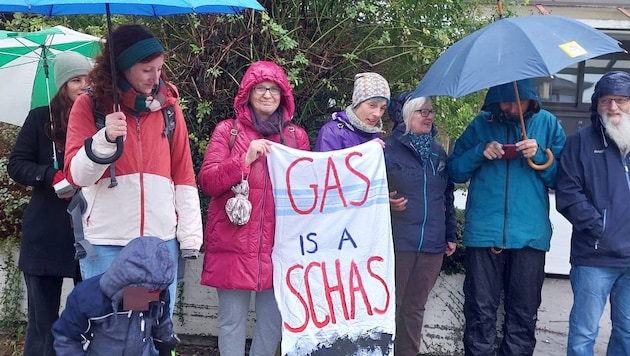 Ab Donnerstag wird in St. Georgen im Attergau nach Gas gebohrt, die Gegner ärgert’s. (Bild: Franz Edelmann, Krone KREATIV)