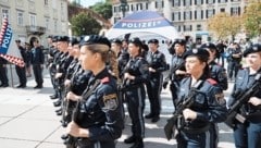 Ehrenzug bei der Angelobung bzw. Ausmusterung am Grazer Karmeliterplatz.  (Bild: Pail Sepp)