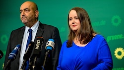 Ricarda Lang und Omid Nouripour von den deutschen Grünen (Bild: APA Pool/dpa/Fabian Sommer)